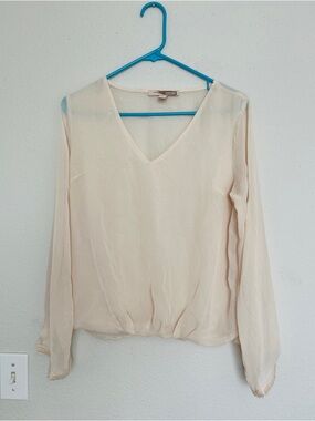Forever 21 Light Cream V-Neck Long Sleeve Blouse